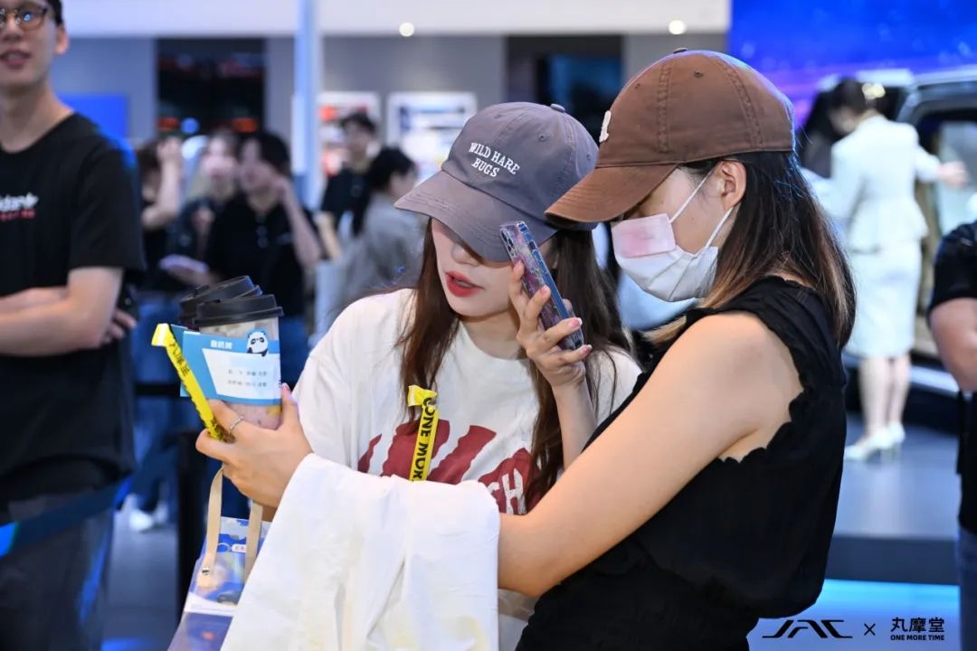 28112714aboy 图片